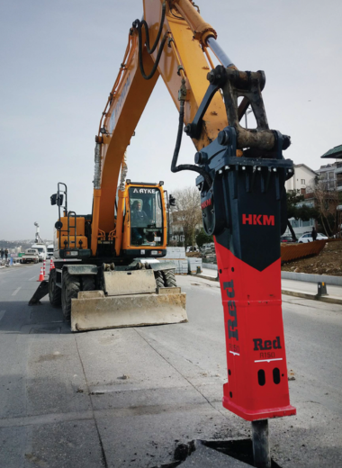 HKM Red hidraulični čekić na bageru